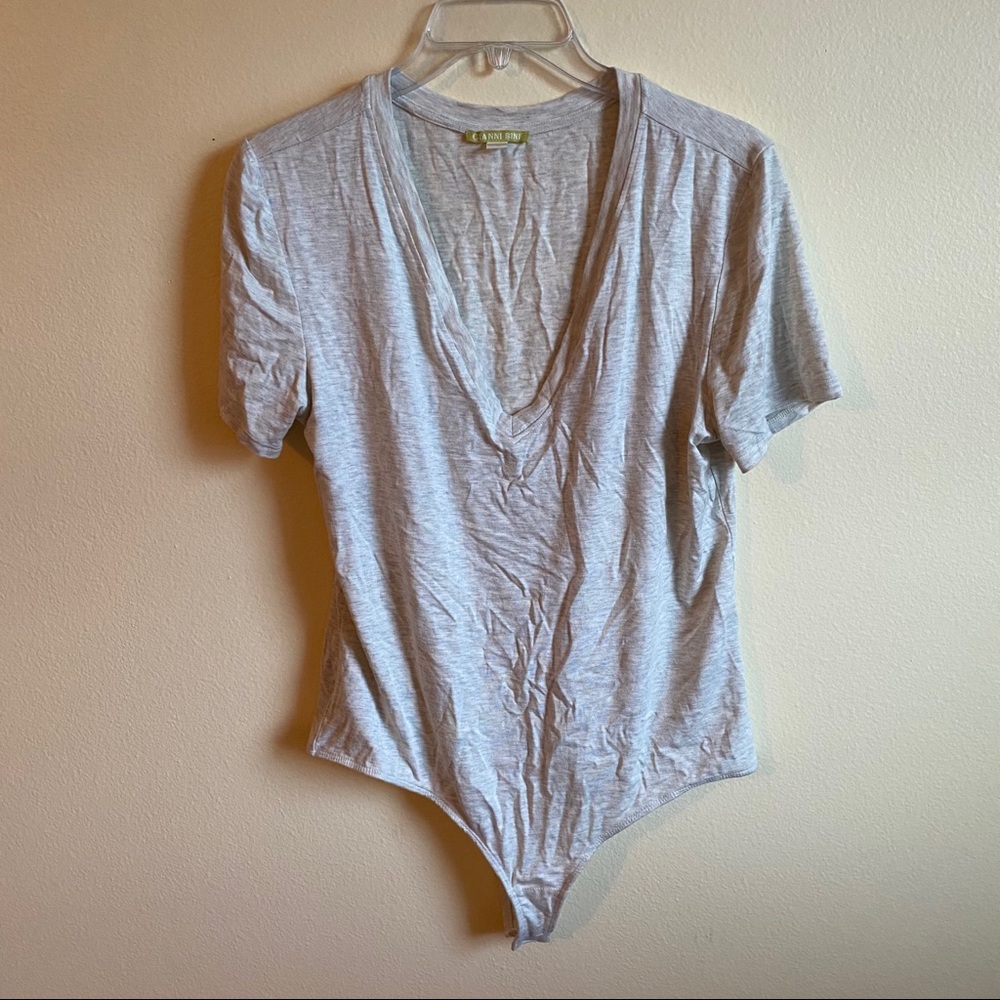 Short sleeve body suit